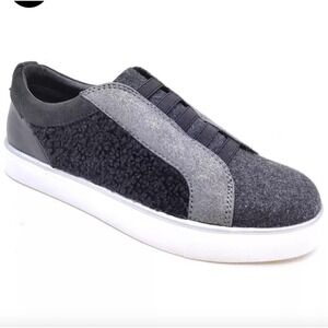 Kenneth Cole Size 7 Black Slip-On Sneakers Bonnie Sherpa Leather Shoes Women's